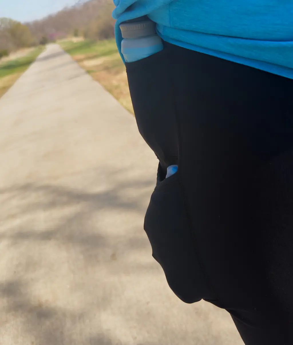 A shot of a 500ml hydration soft flask (three quarters full) in the bottom side pocket, showing how it now compresses down to fit fully. A shot of a 500ml hydration soft flask (three quarters full) in the bottom side pocket, showing how it now compresses down to fit fully.