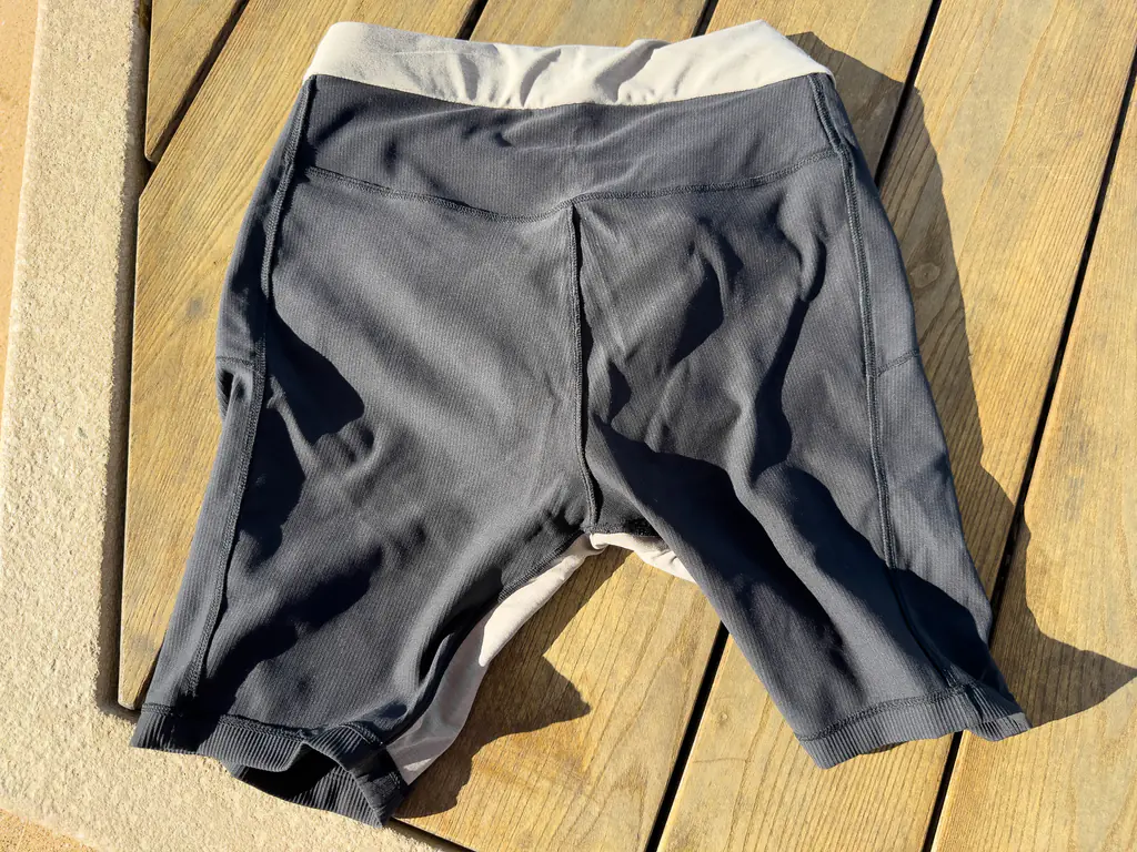 A view of the rear interior construction, with the brief out of the way, showing the clean seams. A view of the rear interior construction, with the brief out of the way, showing the clean seams.