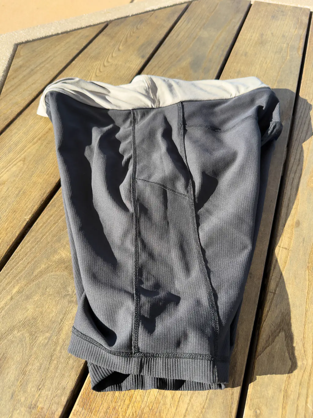 A shot of the interior side seams, including the pocket, showing the well done flat seams. A shot of the interior side seams, including the pocket, showing the well done flat seams.