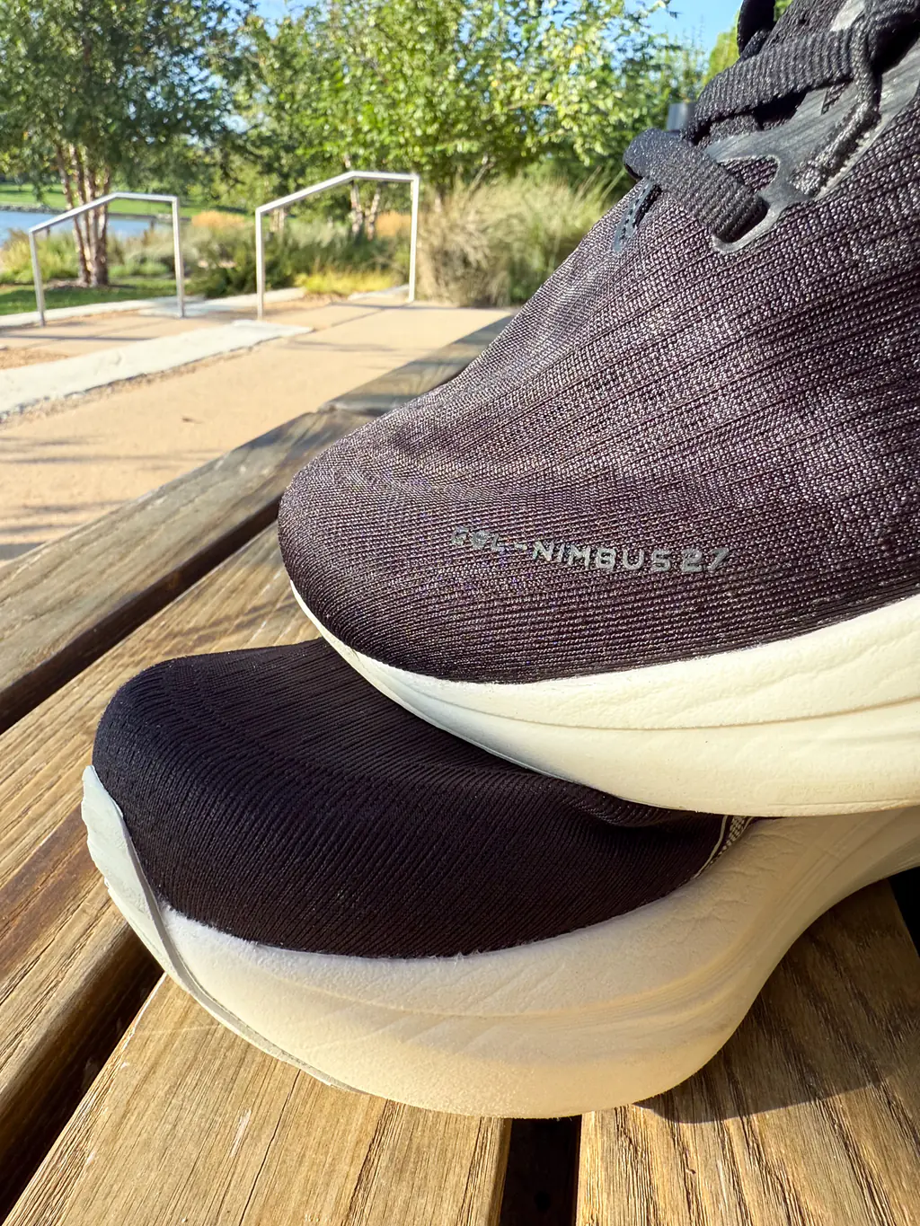 A view of the upper over the toe of the Nimbus 27, showing the name overlay A view of the upper over the toe of the Nimbus 27, showing the name overlay