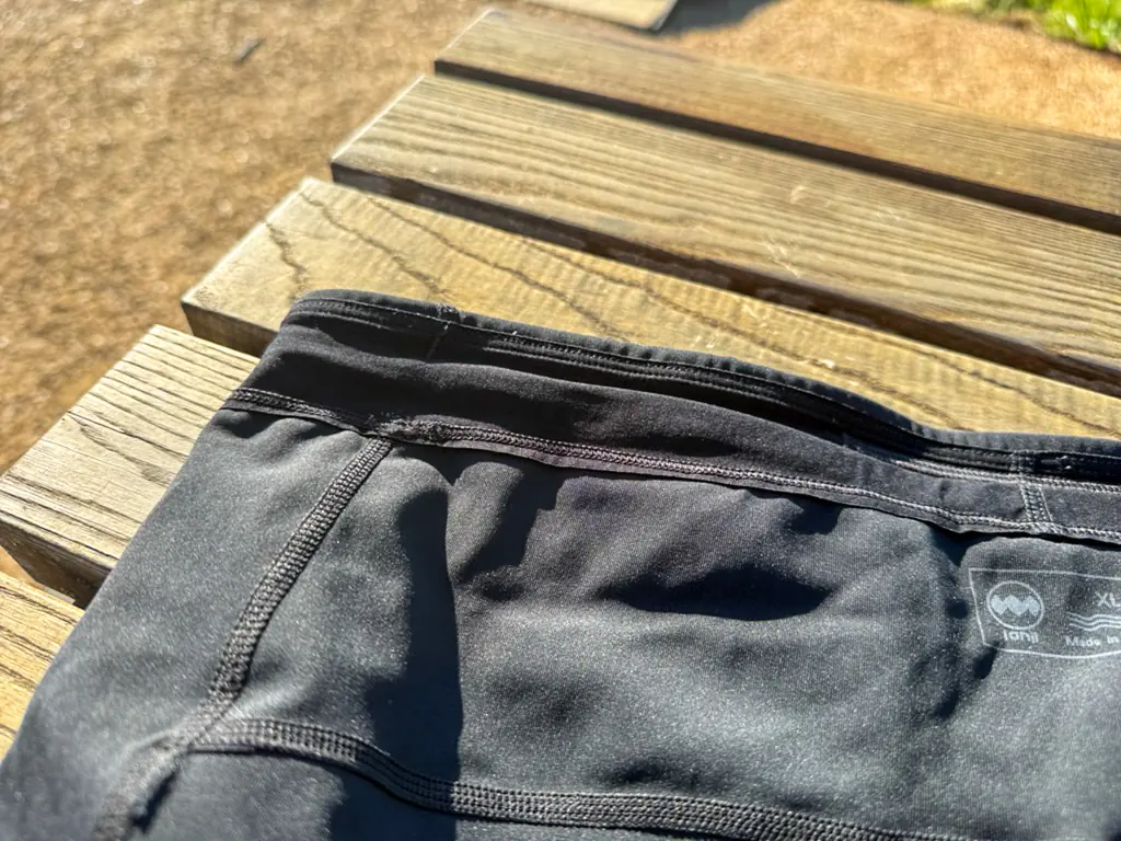 A closeup of the simple, minimally padded waistband. A closeup of the simple, minimally padded waistband.